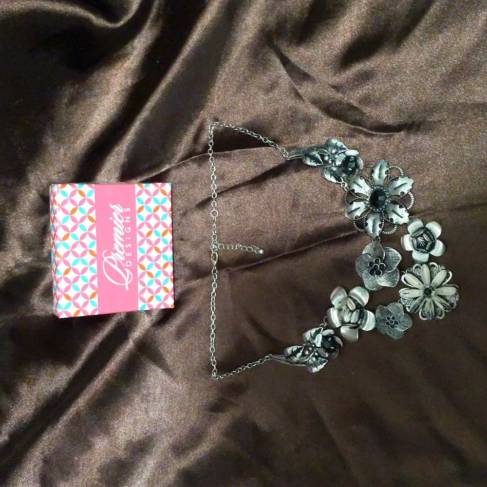 Premier design necklace